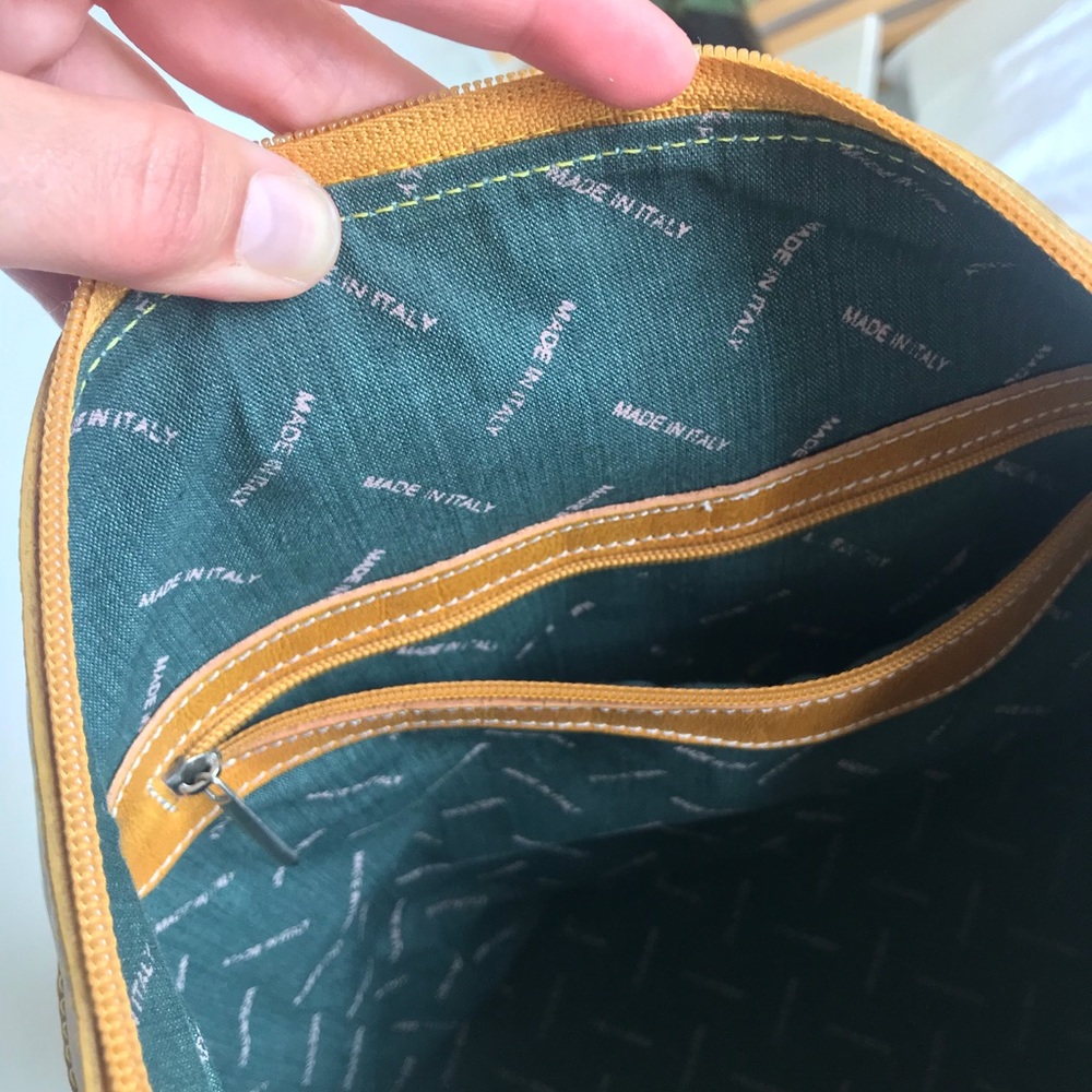 Beautiful weekender leather bag from Italy NWOT - Picture 4 of 7